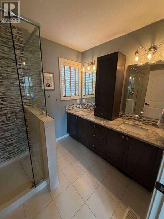 826 Stonehaven Drive — photo 14 of 32