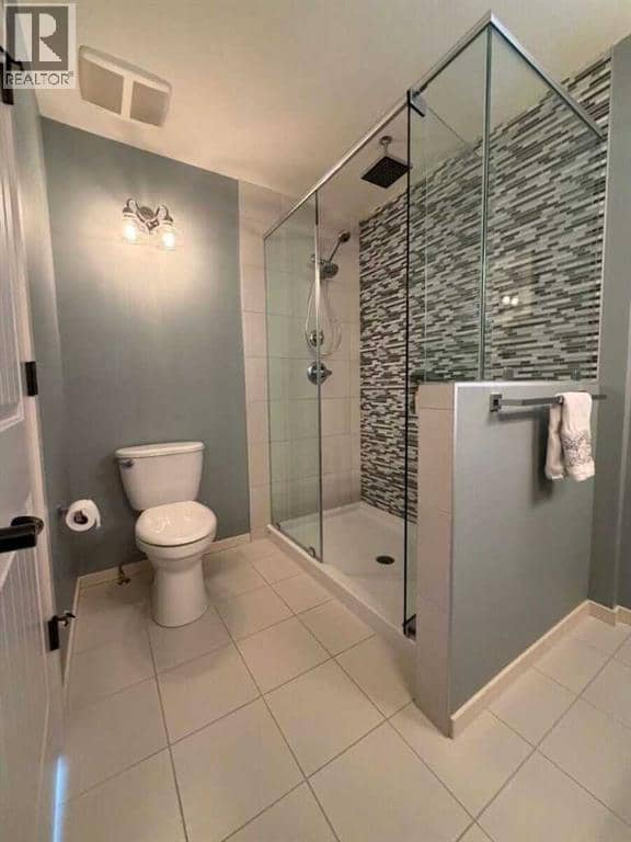 826 Stonehaven Drive — photo 13 of 32