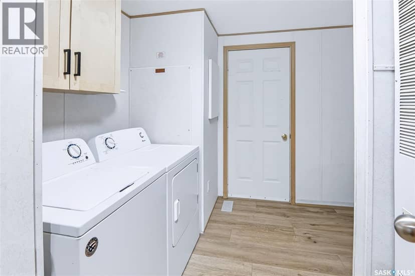 119 Railway AVENUE — photo 24 of 32