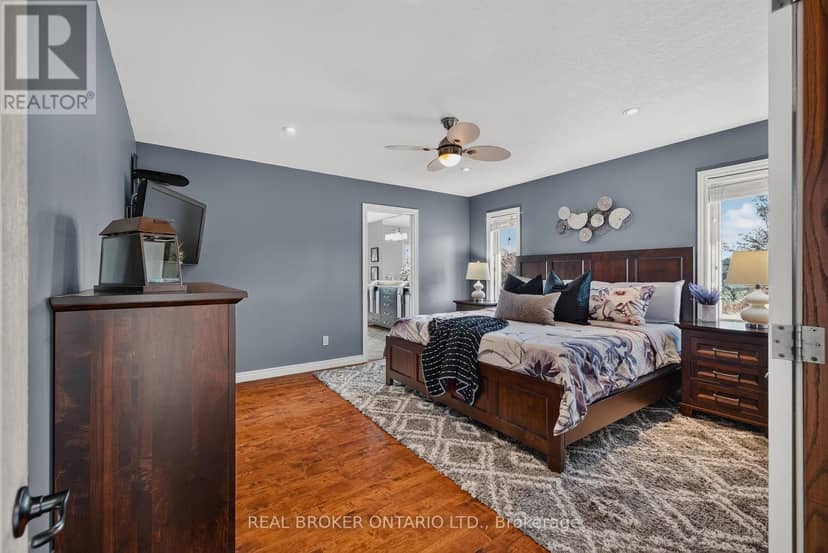 9161 Wellington Road 5 — photo 13 of 40