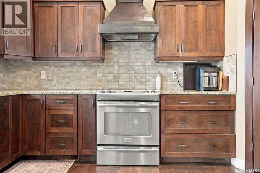 212 Edgewood Drive — photo 14 of 40