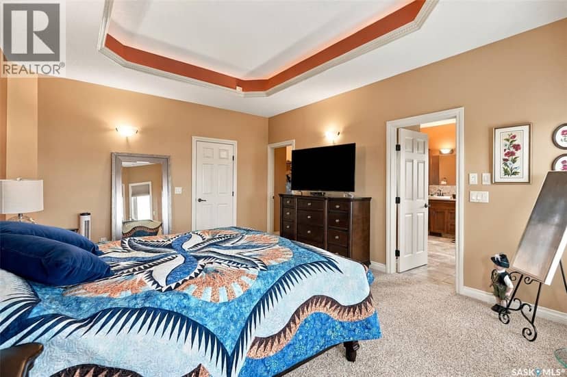 212 Edgewood Drive — photo 21 of 40