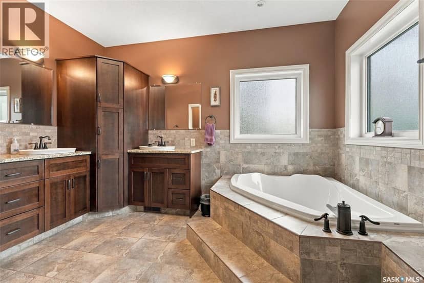 212 Edgewood Drive — photo 23 of 40