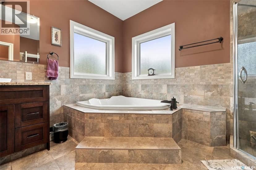212 Edgewood Drive — photo 25 of 40
