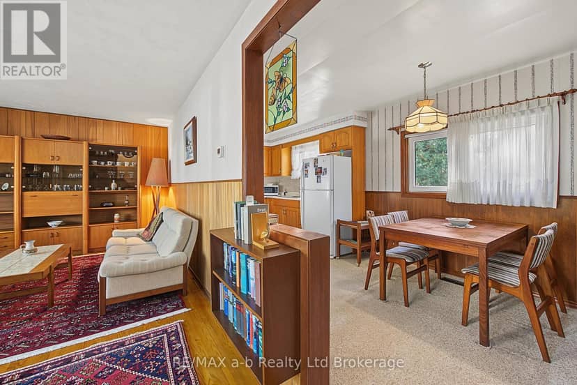 20 Pinecrest Avenue — photo 7 of 34
