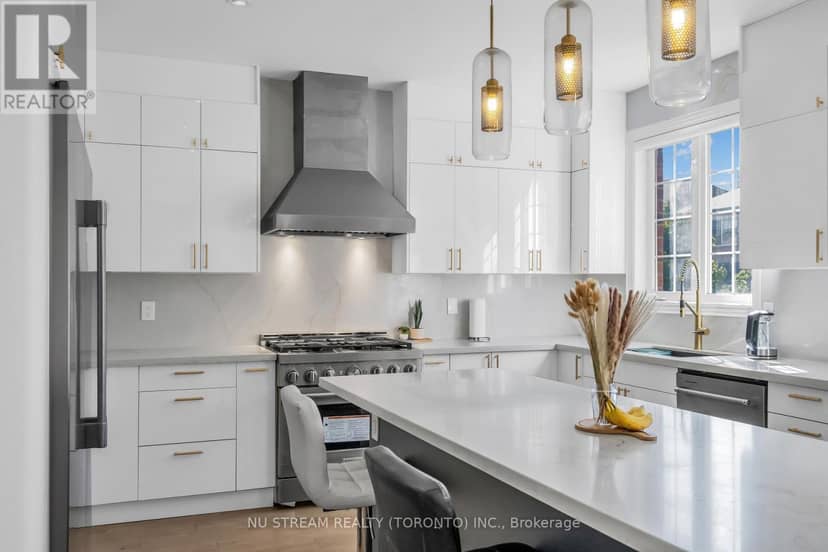 30 Pinecrest Street — photo 16 of 40
