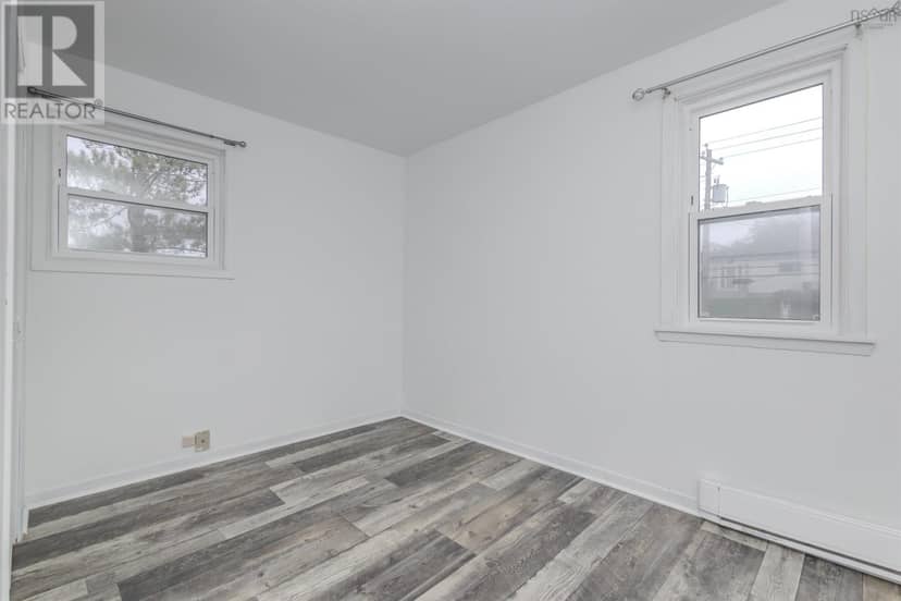 214 Alexandra Street — photo 29 of 32