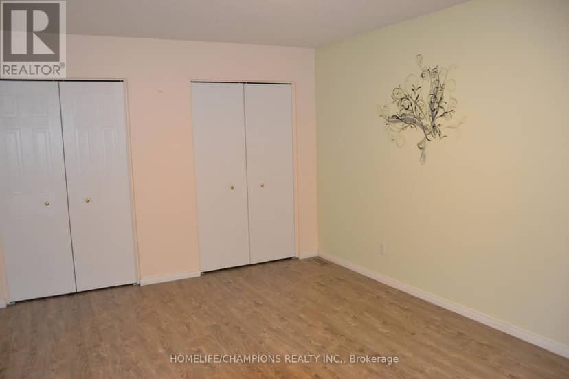132 Henhoeffer Crescent — photo 15 of 33