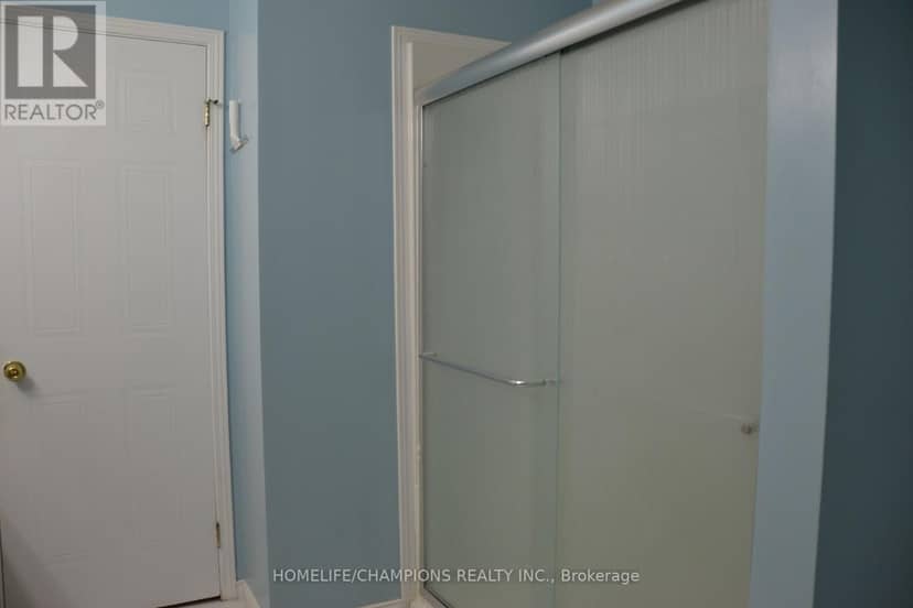 132 Henhoeffer Crescent — photo 16 of 33