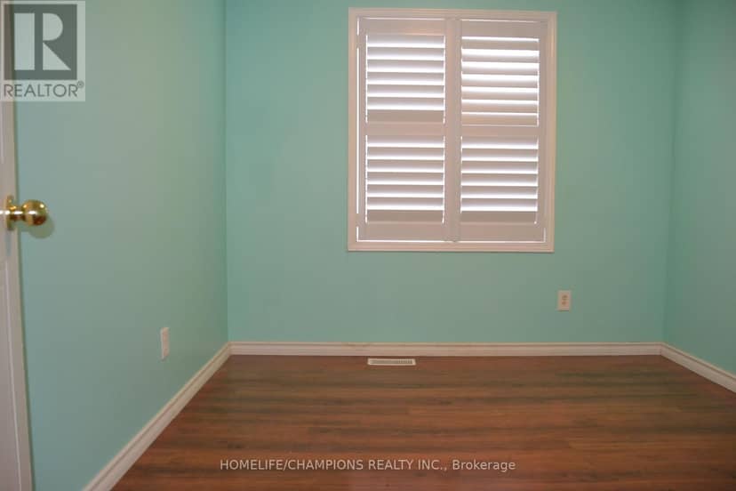 132 Henhoeffer Crescent — photo 19 of 33