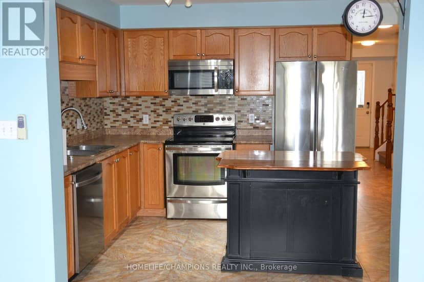132 Henhoeffer Crescent — photo 3 of 33
