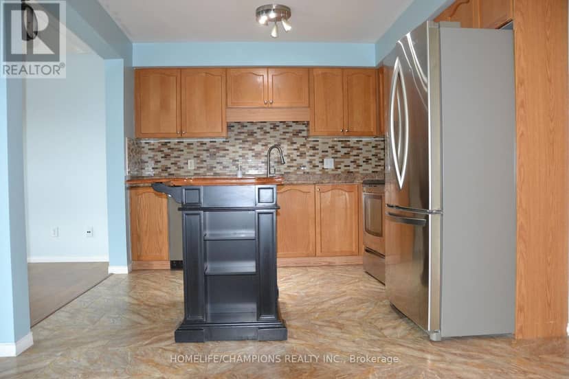 132 Henhoeffer Crescent — photo 5 of 33