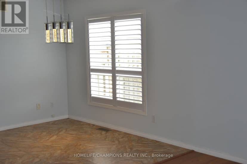 132 Henhoeffer Crescent — photo 8 of 33