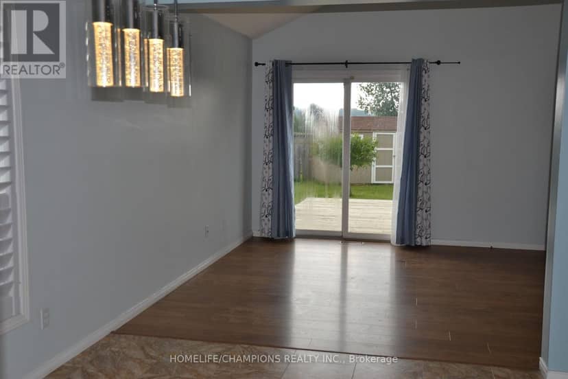 132 Henhoeffer Crescent — photo 9 of 33