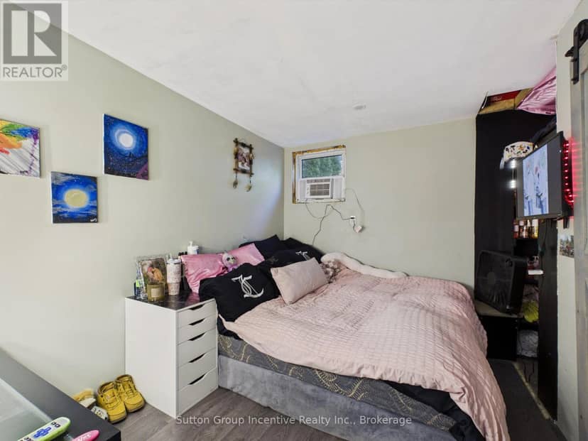 57 Woodward Street — photo 14 of 37
