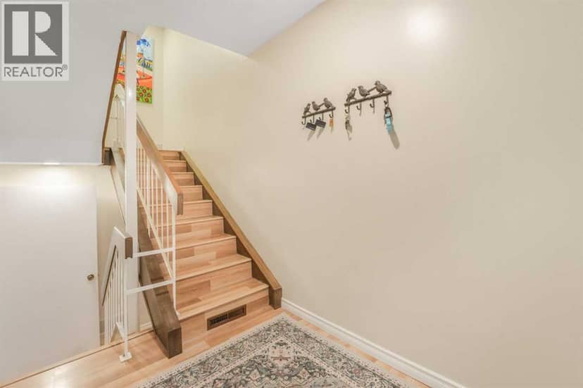 70 Brae Glen Lane SW, Calgary, photo 4