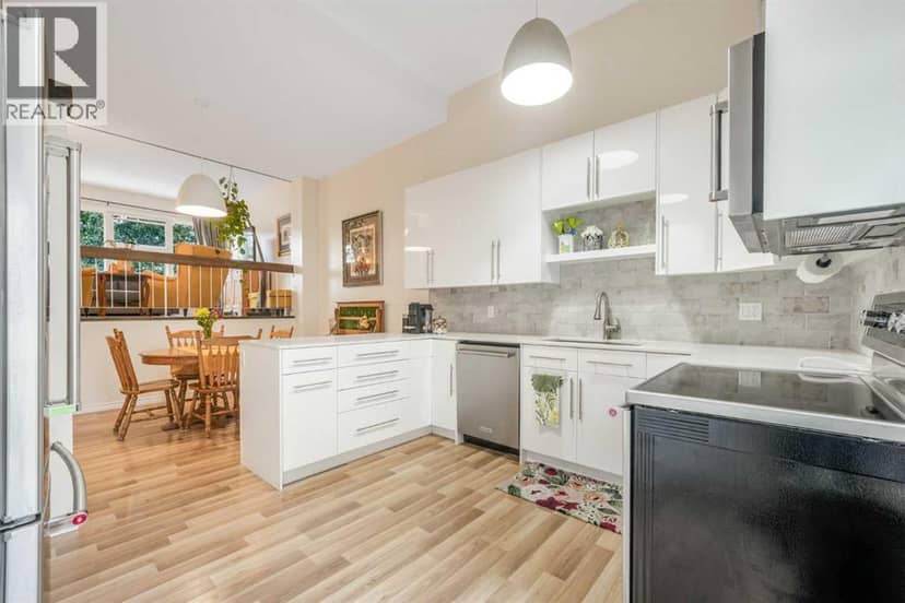 70 Brae Glen Lane SW — photo 12 of 40