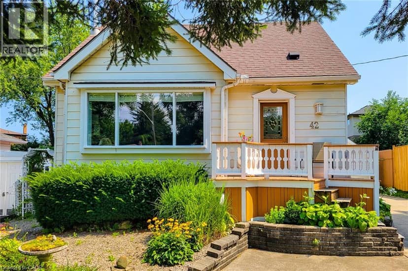 42 LAKE Avenue N, Hamilton