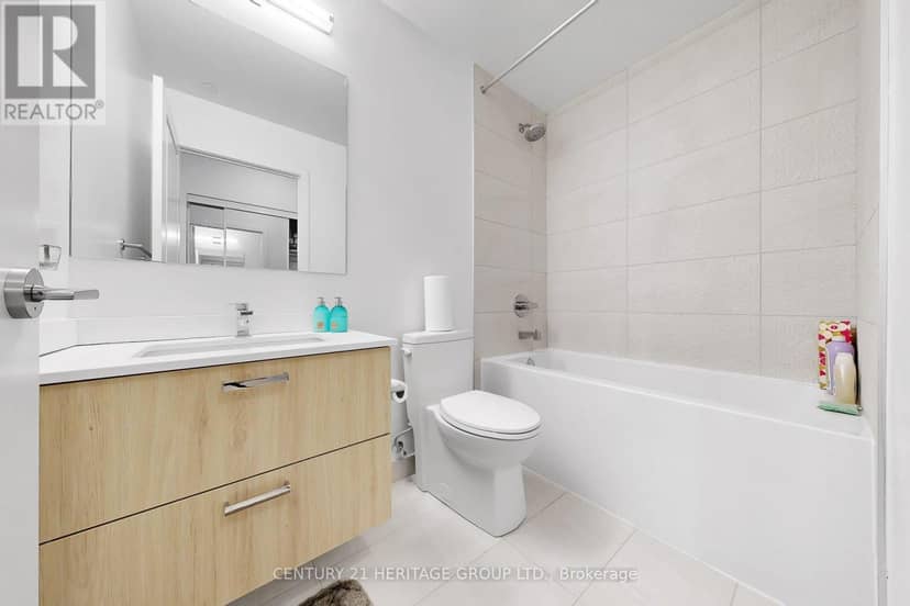 3504 - 30 Upper Mall Way — photo 12 of 40