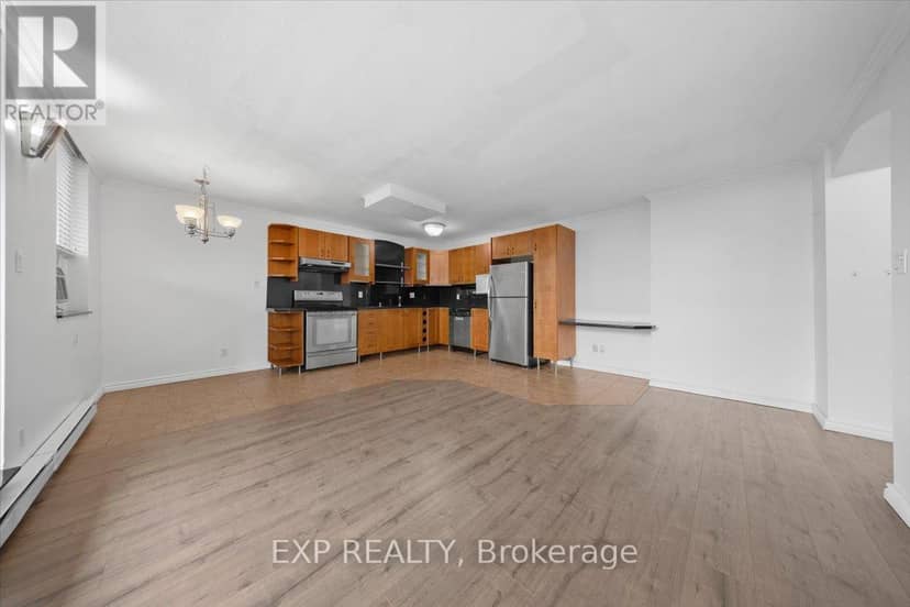 1517 - 2000 Jasmine Crescent — photo 10 of 37