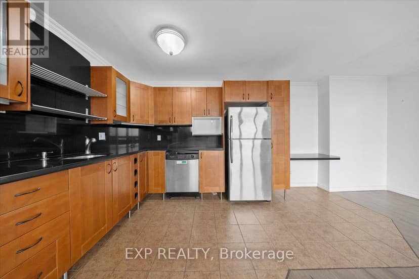1517 - 2000 Jasmine Crescent — photo 12 of 37