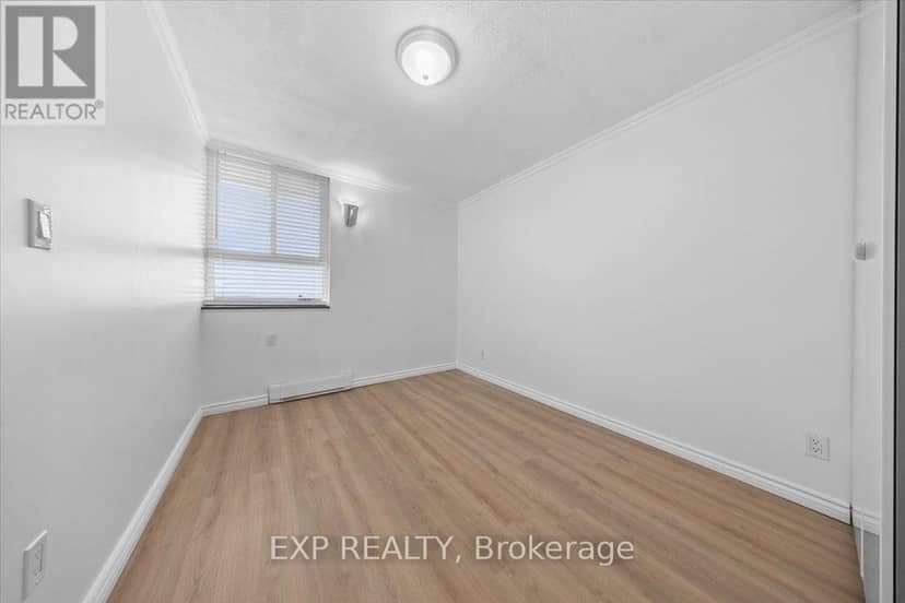 1517 - 2000 Jasmine Crescent — photo 19 of 37