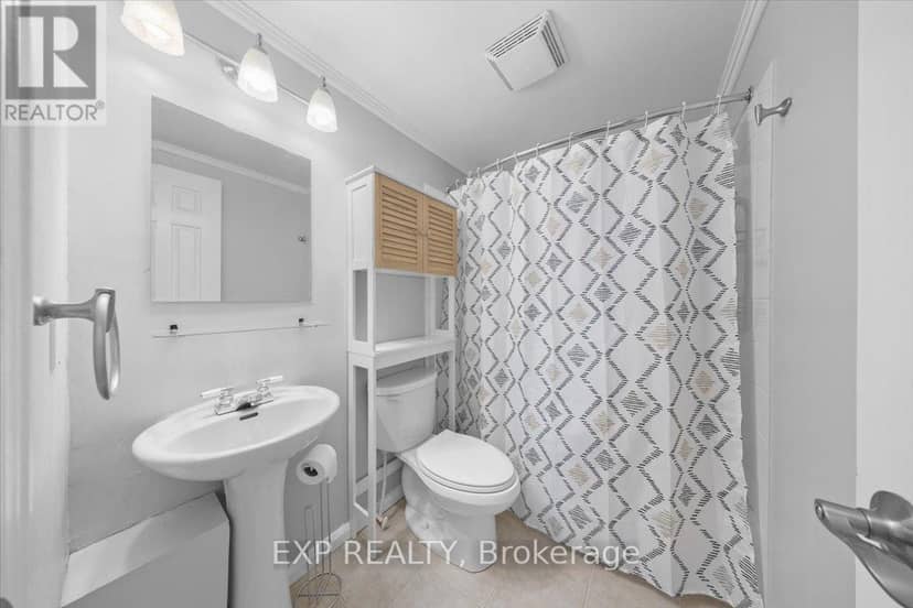 1517 - 2000 Jasmine Crescent — photo 18 of 37