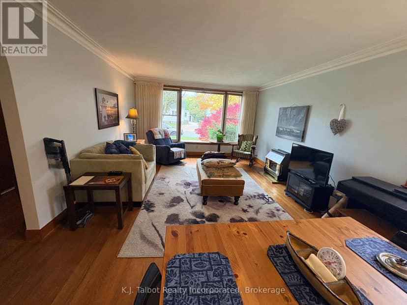 207 Cameron Street — photo 12 of 36