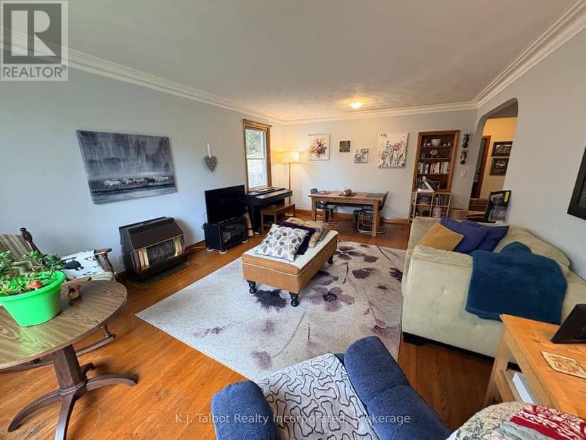 207 Cameron Street — photo 13 of 36