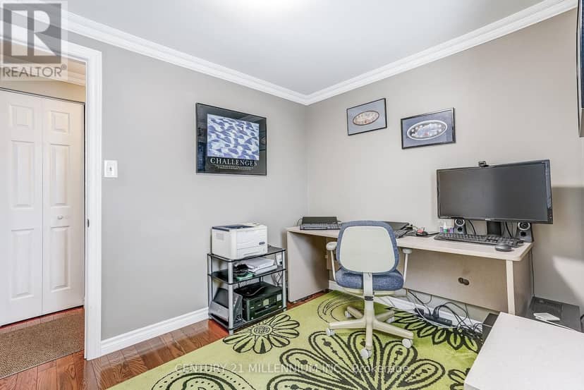 72 Glebe Crescent — photo 19 of 40