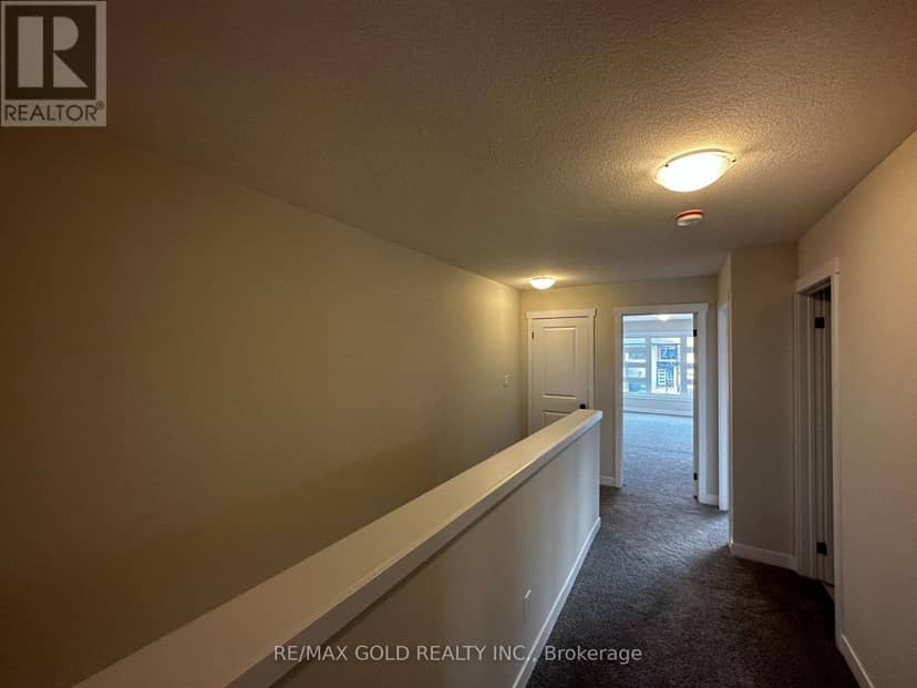 17 Wilkinson Avenue — photo 11 of 12