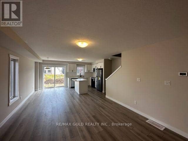 17 Wilkinson Avenue — photo 3 of 12
