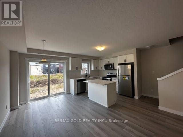 17 Wilkinson Avenue — photo 4 of 12