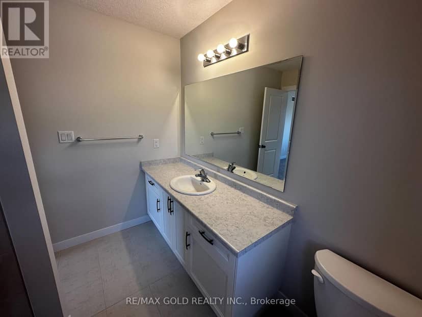 17 Wilkinson Avenue — photo 9 of 12