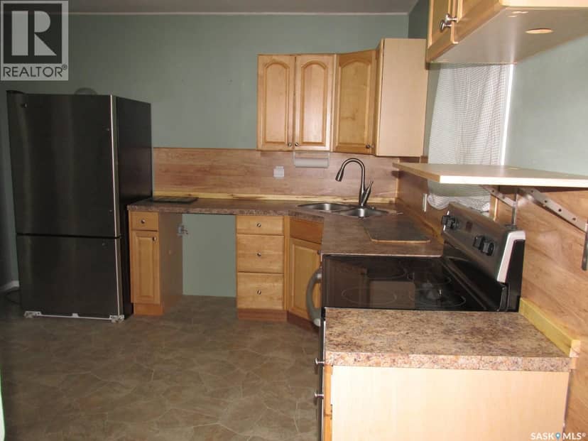 221 1st STREET E, Nipawin, photo 3