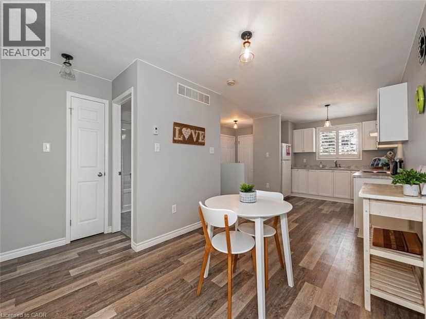 15 POWELL Lane — photo 13 of 33