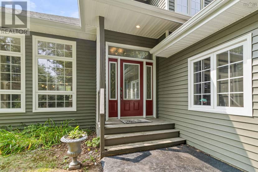 80 Tudor Lane, Stillwater Lake, photo 3