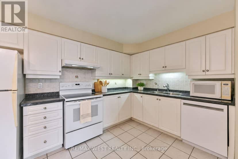 319 - 7373 Martin Grove Road — photo 18 of 40