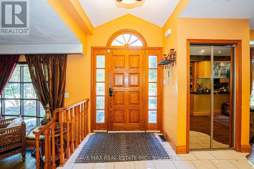 1215 Martins Boulevard — photo 13 of 40