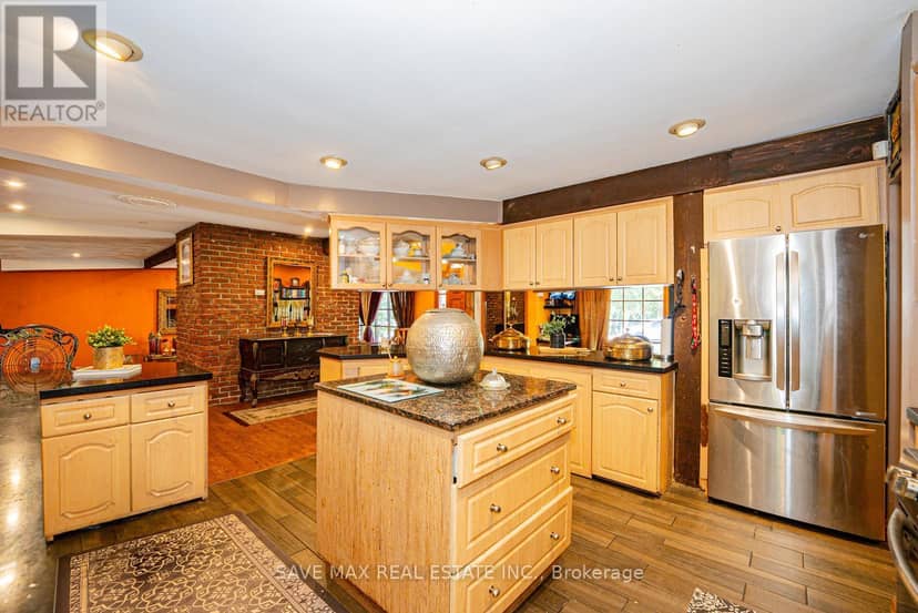 1215 Martins Boulevard — photo 31 of 40