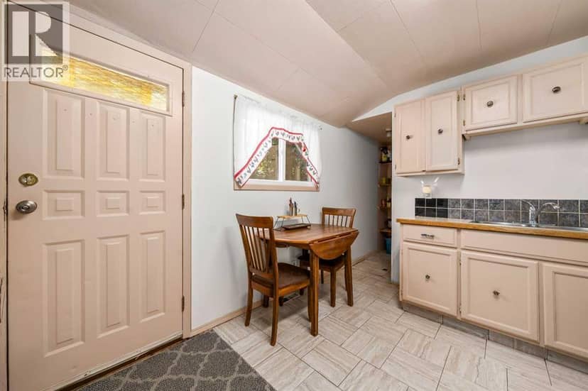 511B Maple Avenue SE, Medicine Hat, photo 7