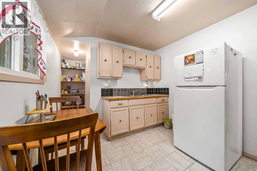 511B Maple Avenue SE, Medicine Hat, photo 6