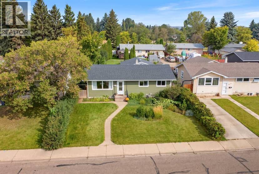 66 Oberlin Avenue, Red Deer, photo 2