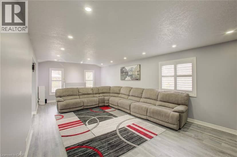 553 WATERTON Drive — photo 9 of 40