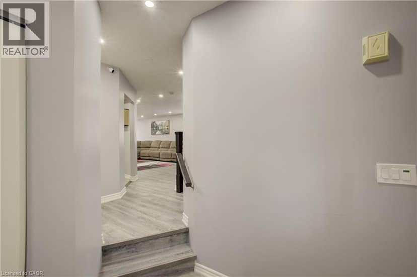 553 WATERTON Drive, Waterloo, photo 7