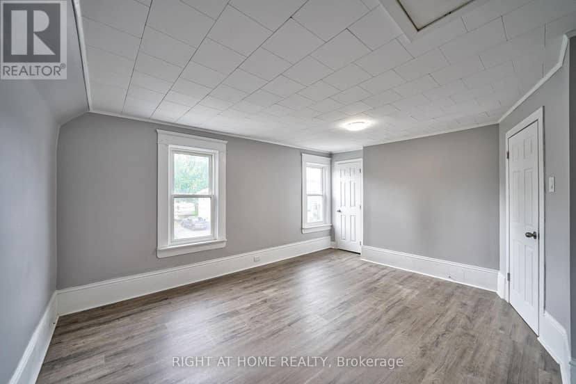 15 Asher Street — photo 11 of 15