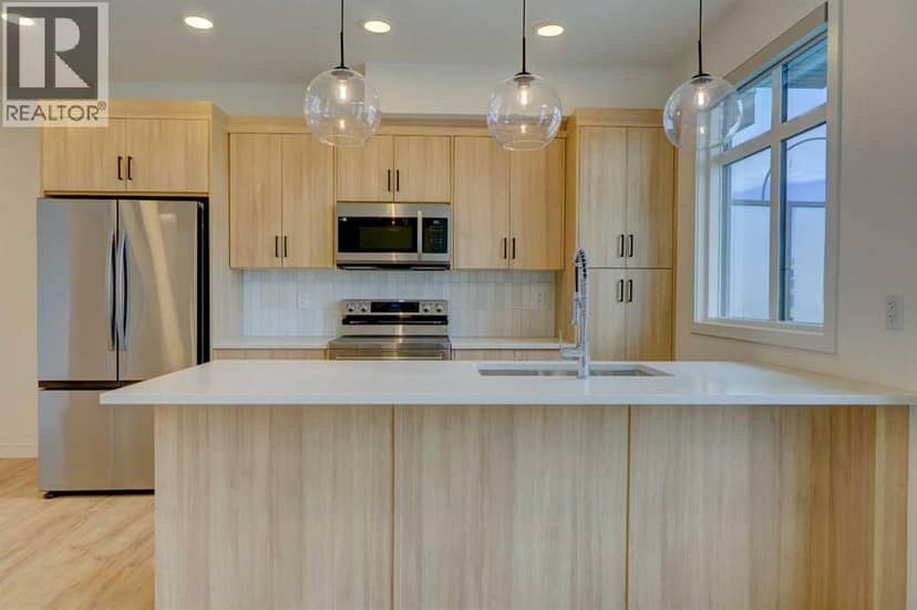 14832 1 Street NW, Calgary, photo 2