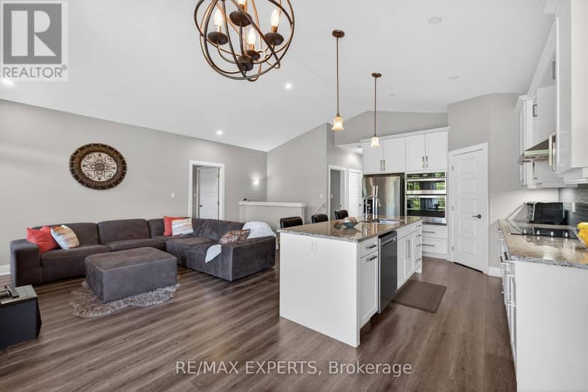 21 - 10 McPherson Court — photo 15 of 40