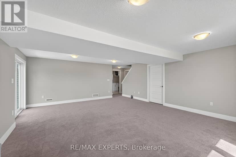 21 - 10 McPherson Court — photo 37 of 40