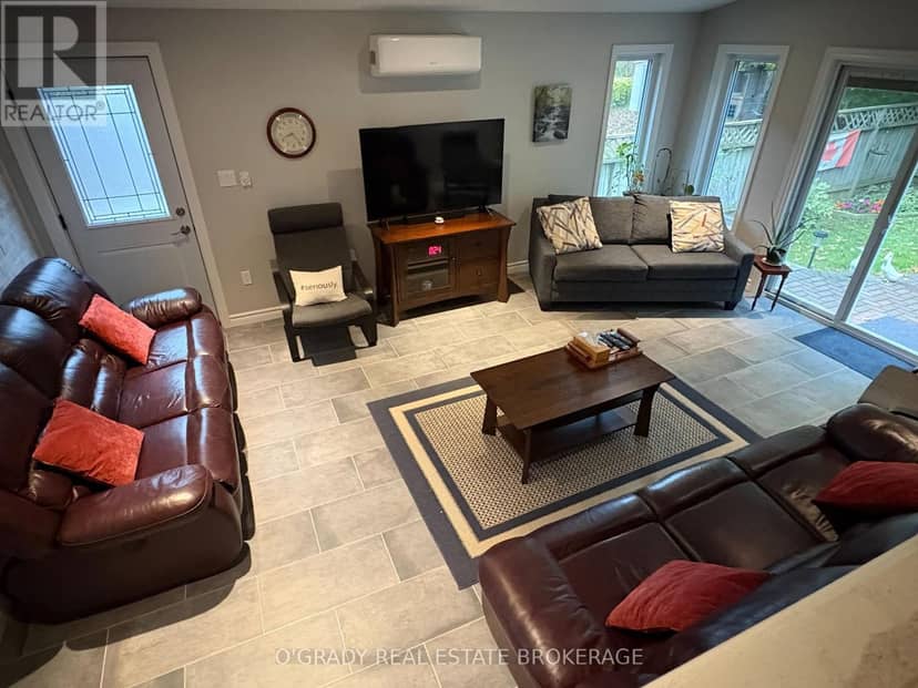 1442 Windsor Drive — photo 11 of 28